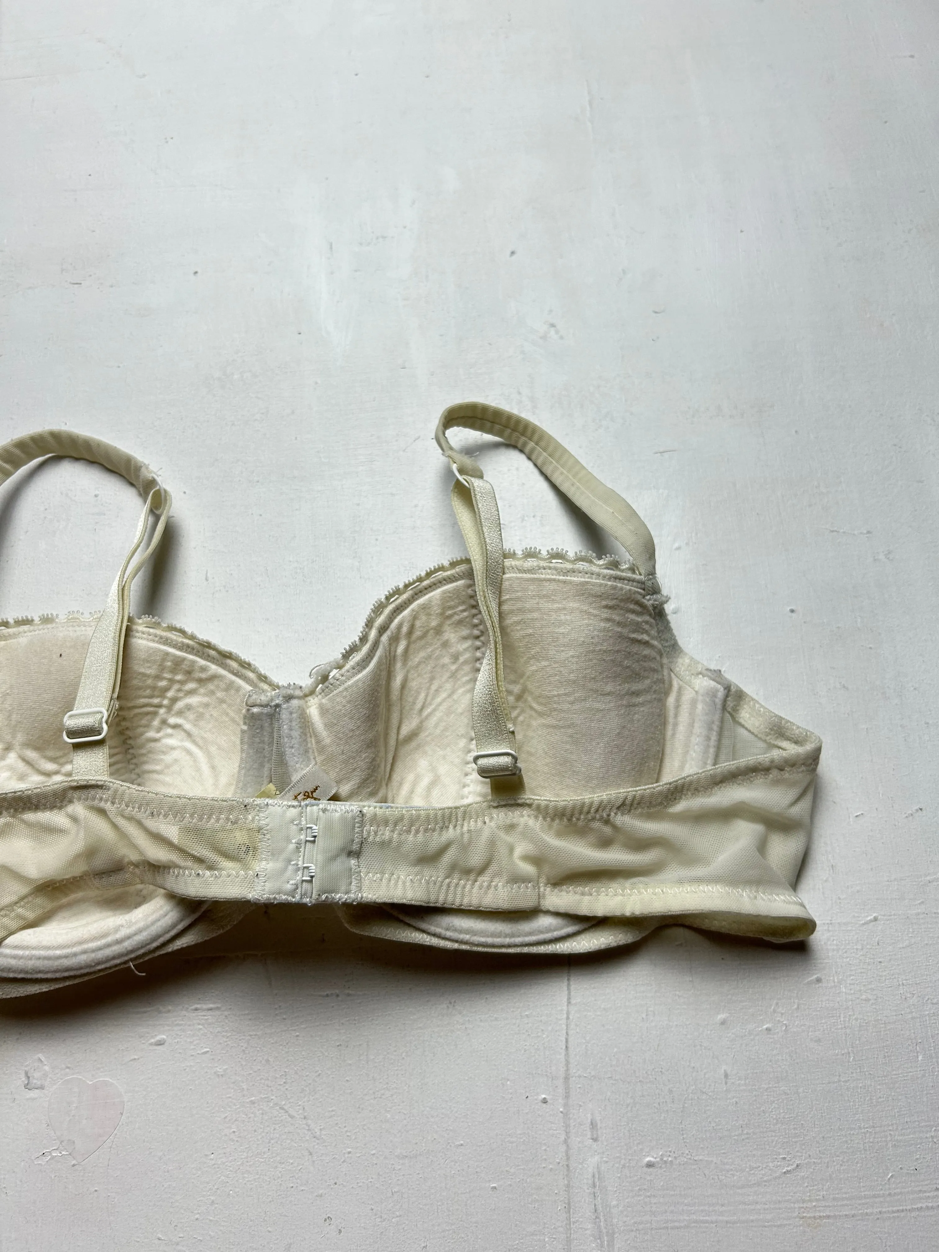 White cream lace balcony floral print vintage bra (95D)